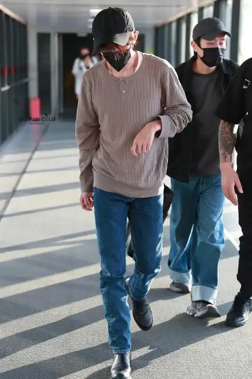 易烊千玺 米兰时装周