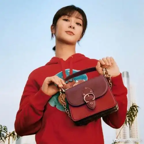 coach 2021春季新品 杨紫同款 beat系列马鞍包 热卖中 满送自选钱包!