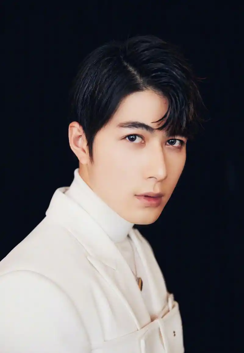 帅男神陈学冬,多年帅气依旧如此