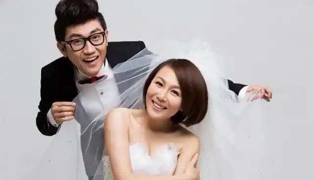 当时金志文选择杨坤之后做了一个非常让人敬佩的事情,他对一直无条件