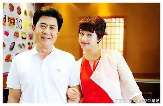 郭凯敏是一个多才多艺的演员和导演