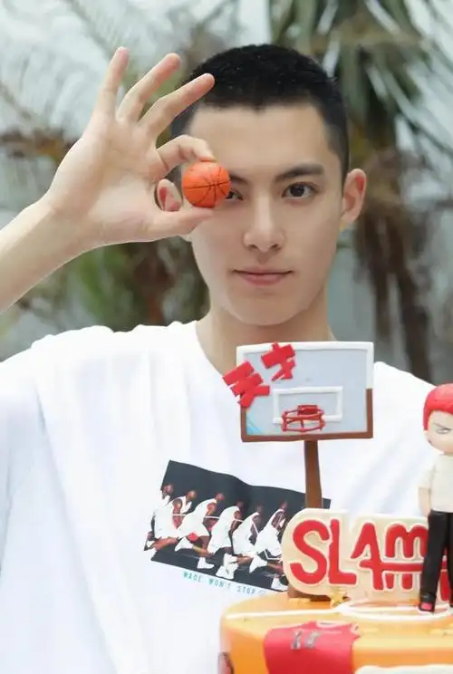 2020年新晋寸头爱豆 帅到心坎里了!