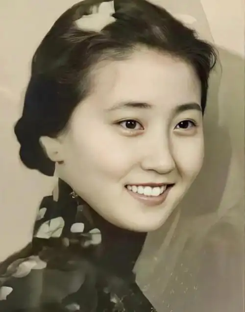 蒋英年轻时的照片,美极了,她是钱学森的夫人,有1/2日本血统_深圳热线