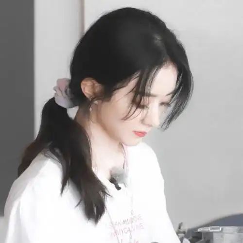 赵丽颖头像要把温柔和例外留给值得的人