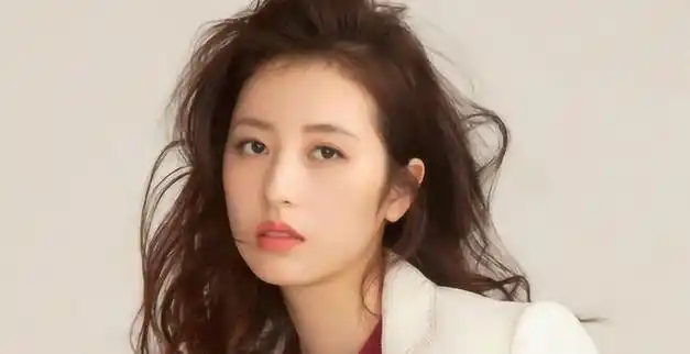 肖战和周雨彤的友情始于他们共同经历的北漂时期.