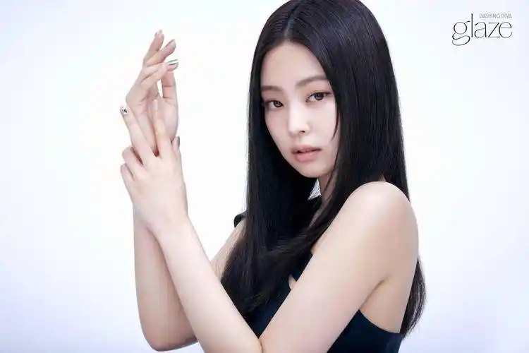 韩国女团blackpink成员jennie 近日被某品牌选为新的