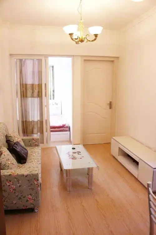 52平两室一厅,月供9000,为了老婆和孩子,都值了!