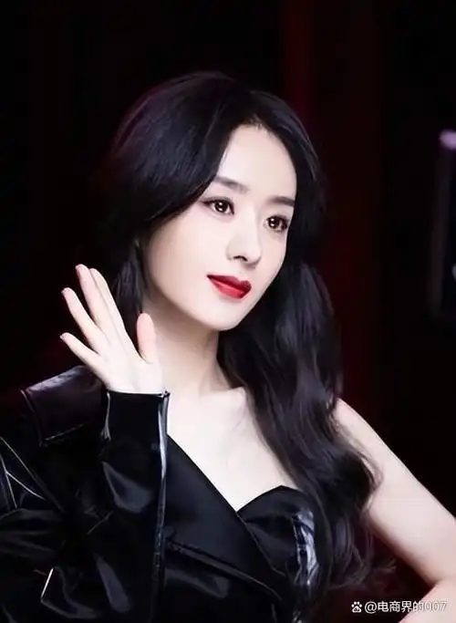 和吴亦凡,张碧晨撕扯不清,被骂上热搜的赵丽颖,一点也不亏!