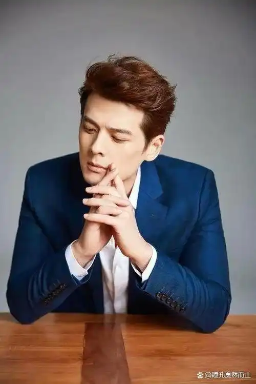 一说到台湾的甜剧,肯定是有郭品超的一席之地,不知道当时是多少个女孩