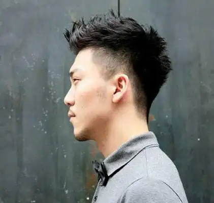 no34男生飞机头发型图