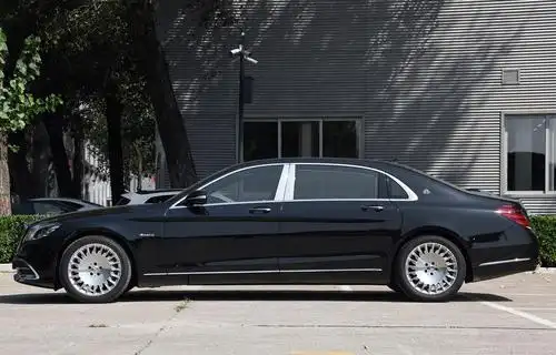 迈巴赫奔驰s450外观设计绝对的低调奢华有内涵,前脸密集的镀铬中网