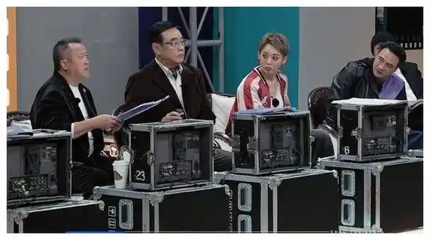 何洛洛_表演_节目