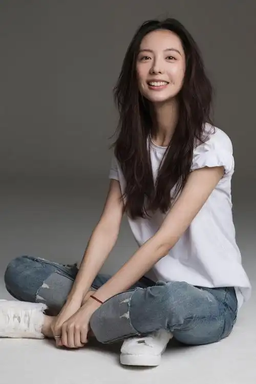 p data-id="gnfidi9qmr">陶珞依(原名苗洛依),1991年3月11日出生于