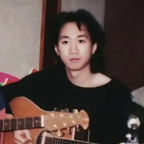 自修黄家驹头像