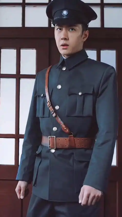 一博穿军装真的是帅的掉渣呀