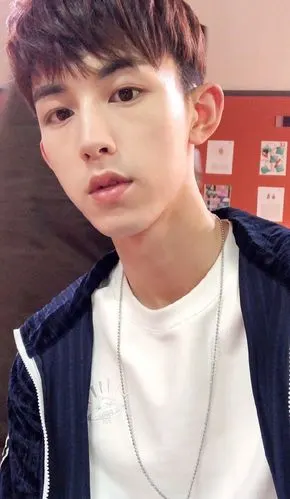 玲珑少年郭俊辰