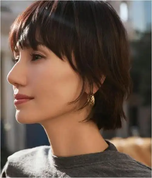 上海这一夜被笑不露齿的袁泉惊艳从不穿暴露礼服却艳压群芳