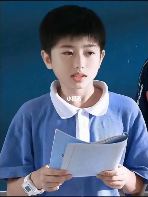 蔡徐坤小时候超可爱