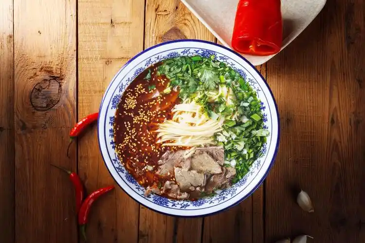 兰州拉面也做到了和府捞面的客单价中华面食找到高端化突破口