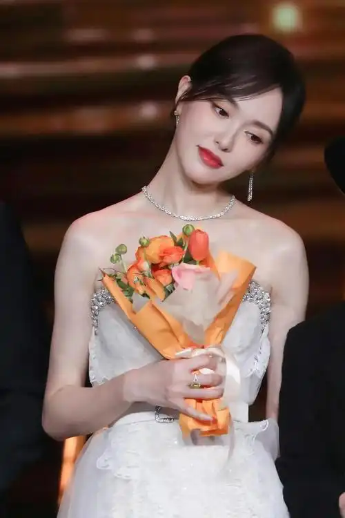 唐嫣生图太美啦