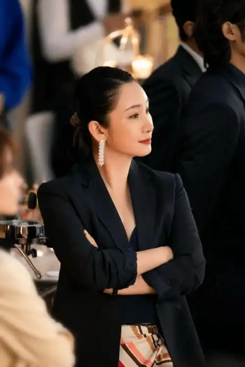 谈年龄焦虑每个年纪都有与众不同的魅力戏里,秦海璐总给人一种与生俱