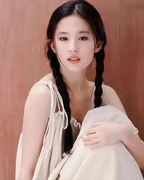 刘亦菲杀青新剧送主创lv包包还请全剧组喝奶茶真是太大方了