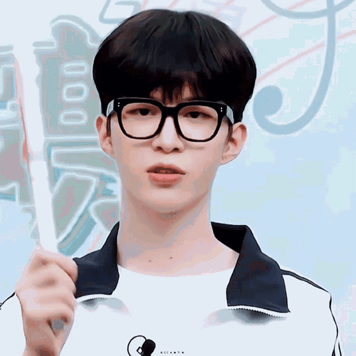 范丞丞95可爱表情包    顺毛乖乖 大帅哥    #范丞丞庄图南#fcc