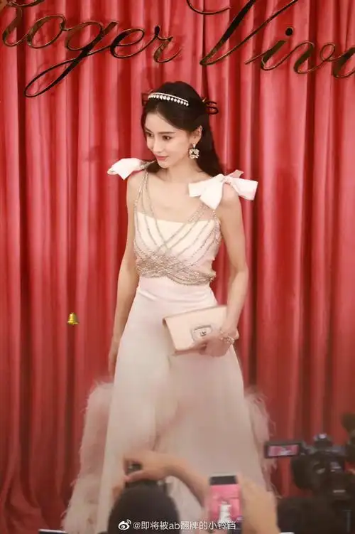 杨颖杭州活动生图##杨颖白色公主造型