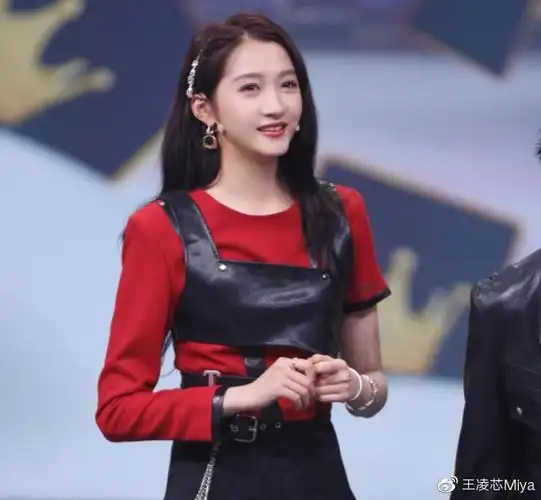 《王牌对王牌6》首播,宋亚轩关晓彤共舞,两人身高差却成焦点!