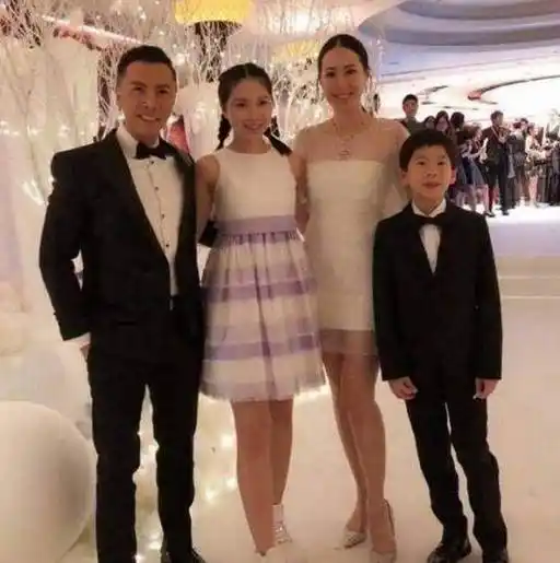 离婚后才发现有孩子,给儿子取名能把甄子丹气死_梁静慈_婚姻_事情