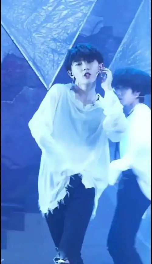 很喜欢时代少年团队长马嘉祺的《破风》舞台!