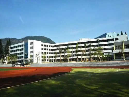 深圳市育才中学掠影