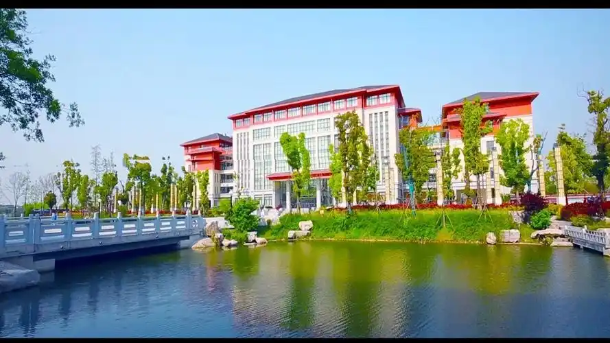 短视频|扬州大学广陵学院:校园春色美如画
