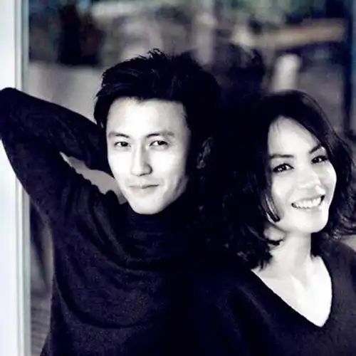窦唯不再隐瞒,扯下王菲婚后的遮羞布,谢霆锋与她只谈恋爱不结婚