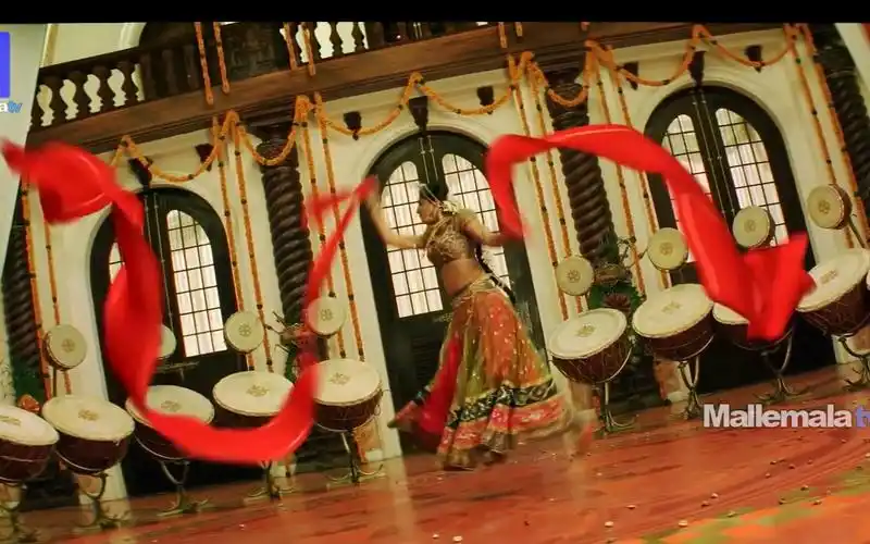 印度山寨版《十面埋伏》水袖击鼓·仙人指路舞蹈_电影相关_电影_bili