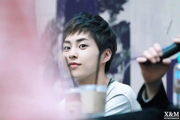 刚出道的金珉锡