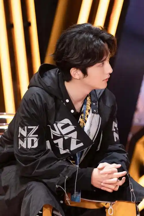 《明侦6》nznd聚首白敬亭再爆金句 张新成耿直玩法惹爆笑