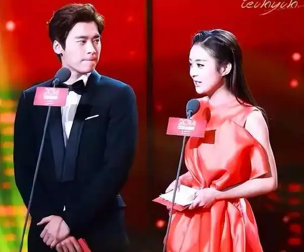 关晓彤迷恋过李易峰又怎么样呢?可是她选择的人却是鹿晗啊