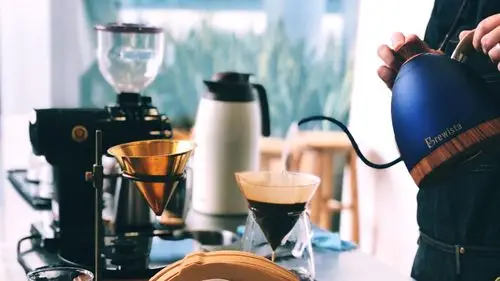 活动内容 介绍制作手冲咖啡所需用到的设备及工具