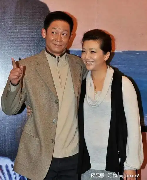 江珊为何与靳东相恋5年最后却选择了田小洁