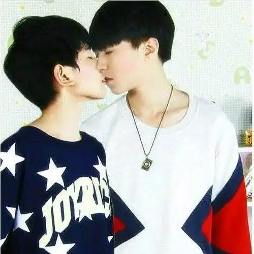【凯源】tfboys王俊凯和王源亲亲是真的吗?