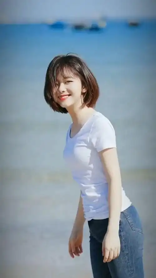 谭松韵谭松韵清纯养眼海边唯美写真