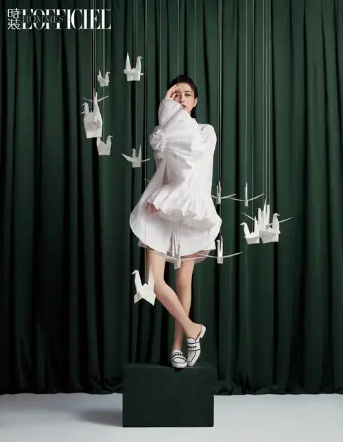 佟丽娅时装男士2月封面写真图片