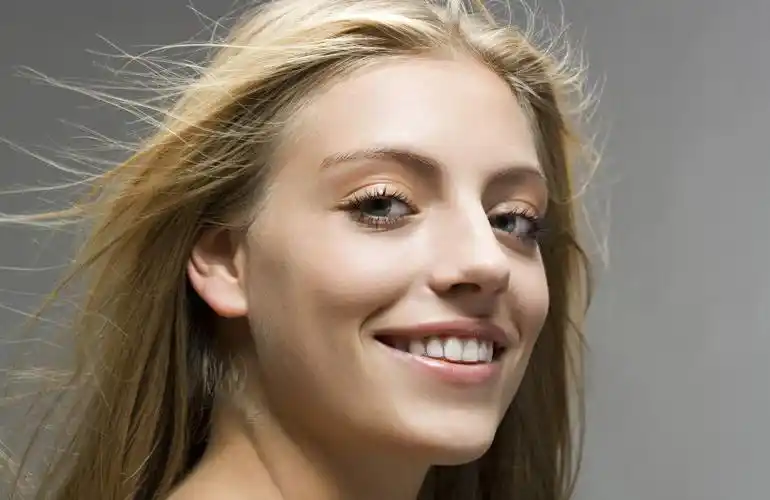 ps制作合成在脸上翻开书本的特效图片教程_photoshop教程_脚本之家