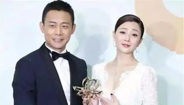 钱琳琳在认识张译前,曾经和中国棋坛少帅美誉的围棋九段郑弘有过