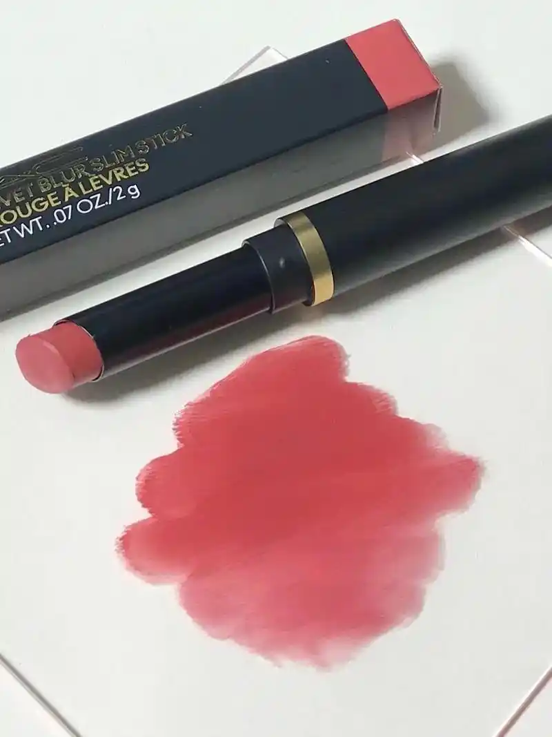 mac 又被玫瑰豆沙色给甜到了!这么粉嫩的颜色,上学通勤都 - 抖音