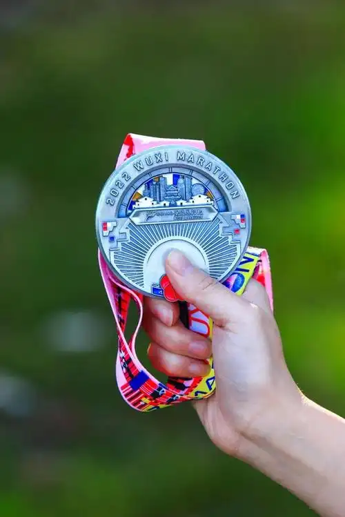 惊喜永不停步!2022无锡马拉松奖牌发布!