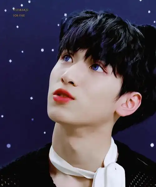 有严浩翔的粉丝给我科普一下他吗看了几张照片觉得好帅啊