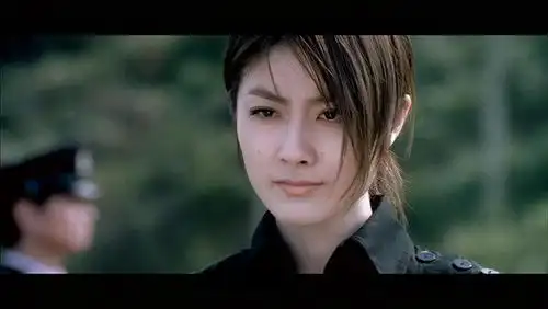 陈慧琳48岁未见老身材仍似少女出身豪门却曾等老公浪子回头