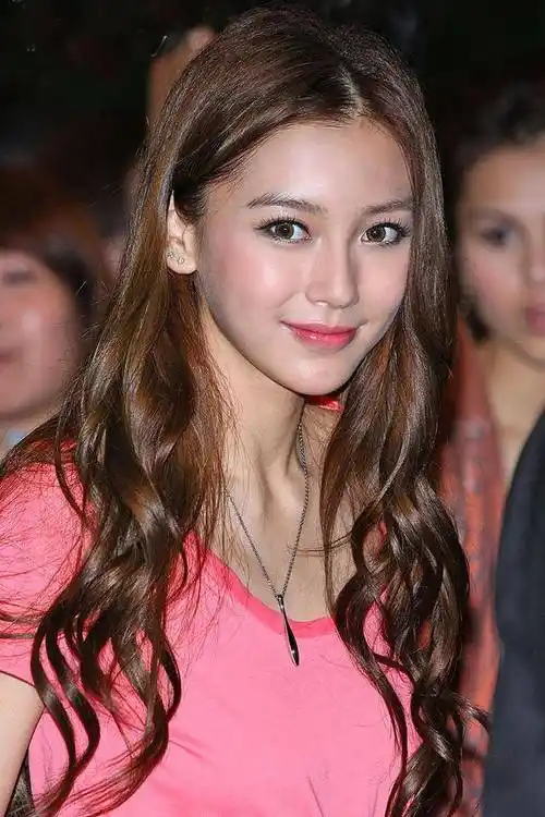 早期angelababy的颜值堪称真人洋娃娃